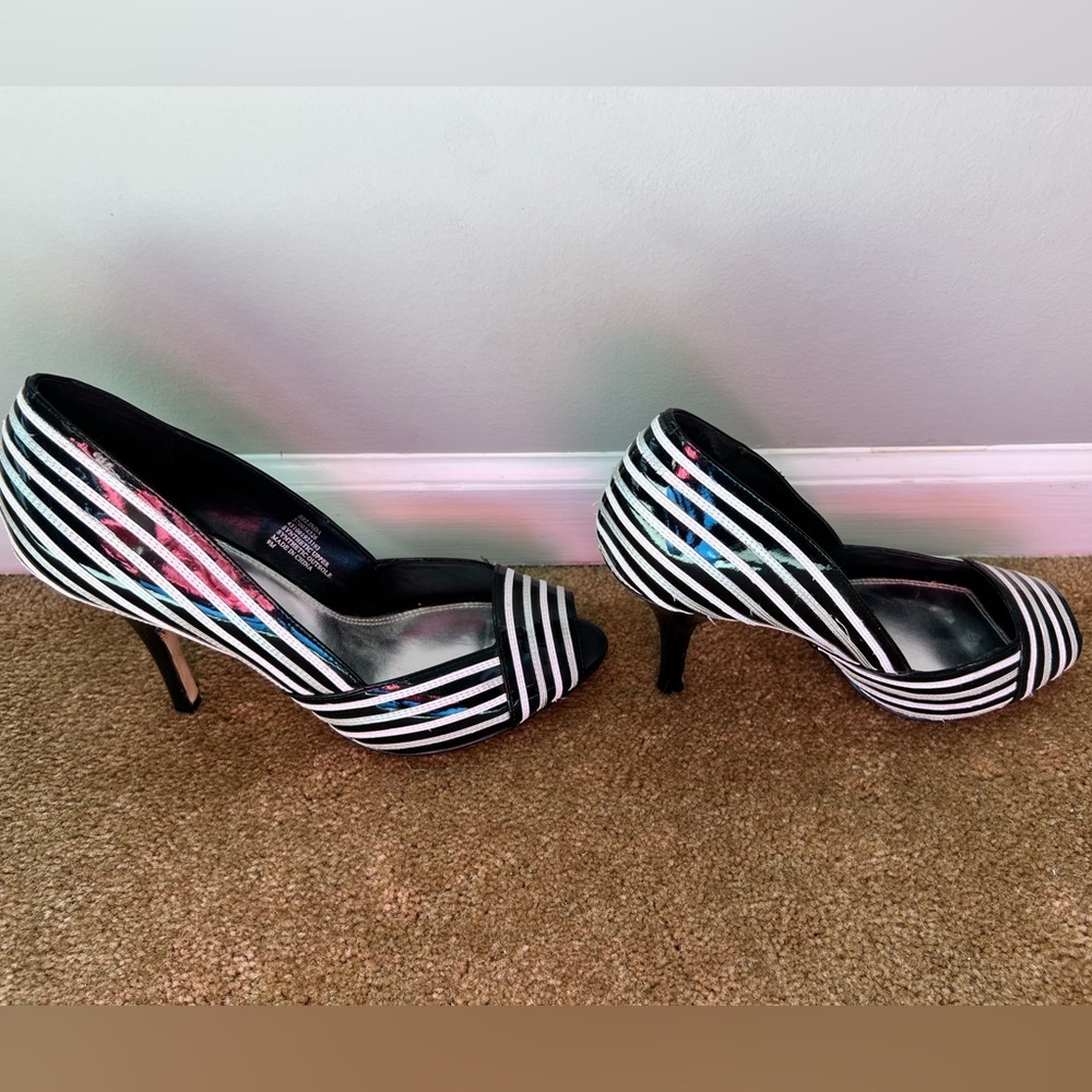 White House Black Market Belinda Peep Toe Black/White Striped Pumps Size 9